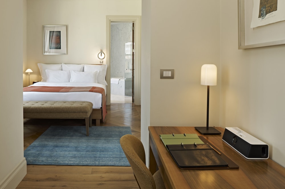 Tomtom Suites 6
