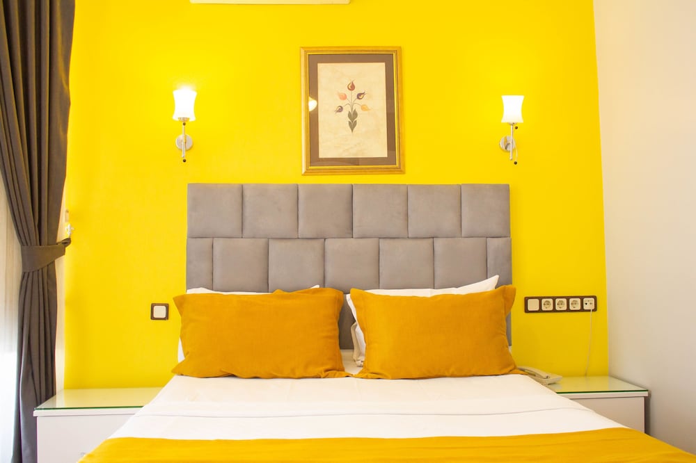 Tulip House 11