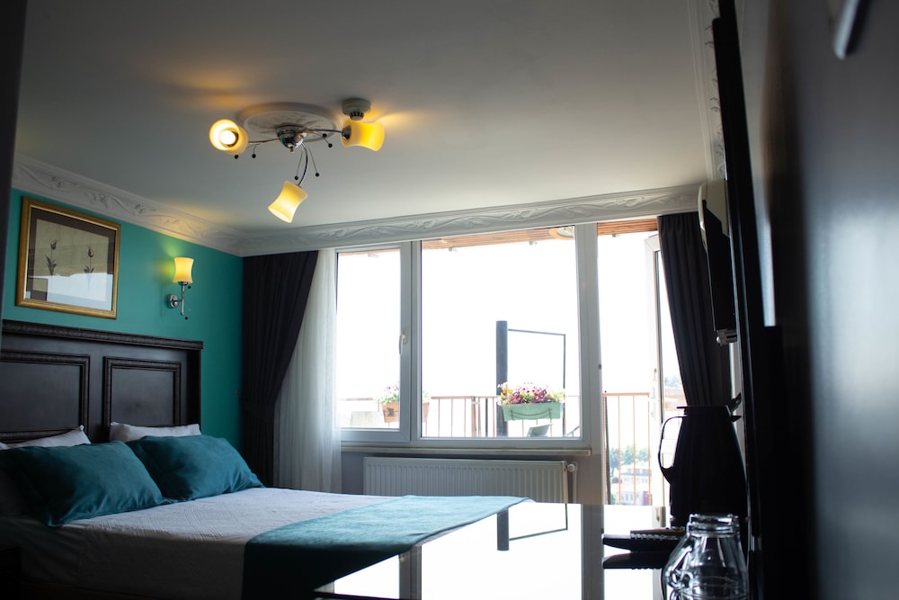 Tulip House 24