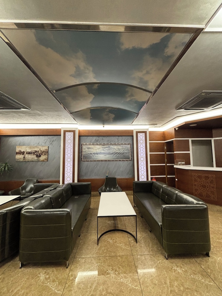 Gold Hotel 2