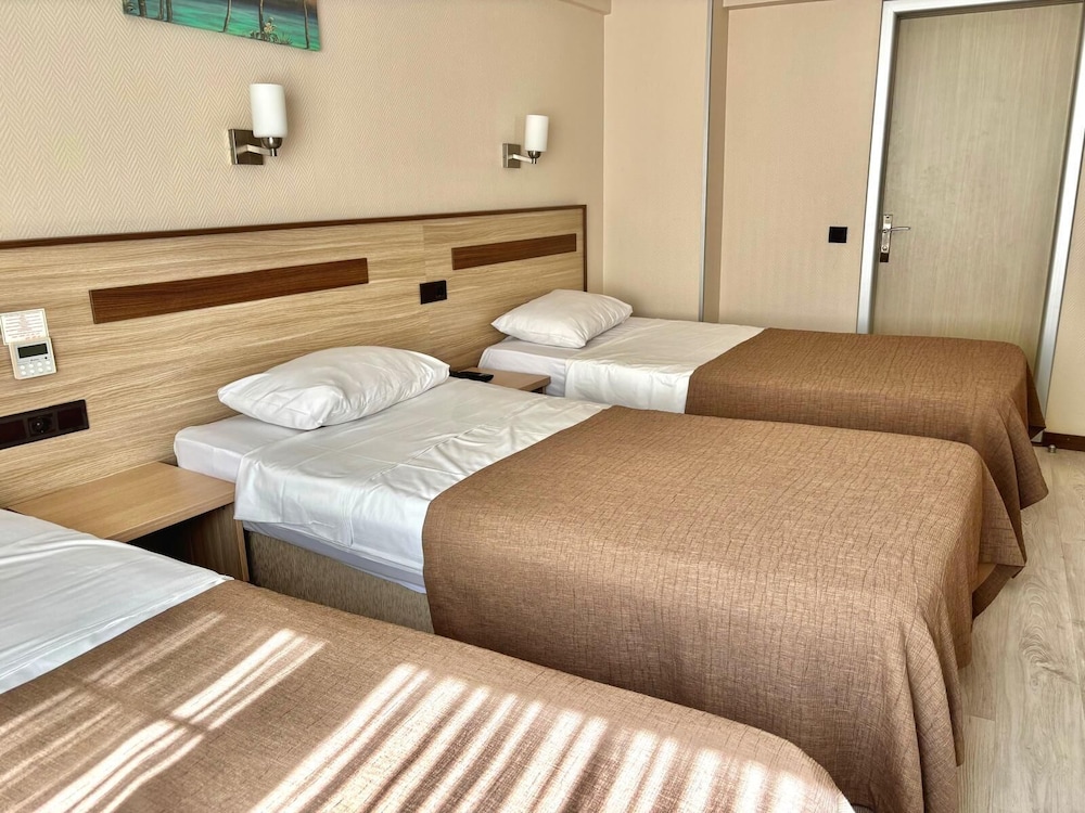 Gold Hotel 21