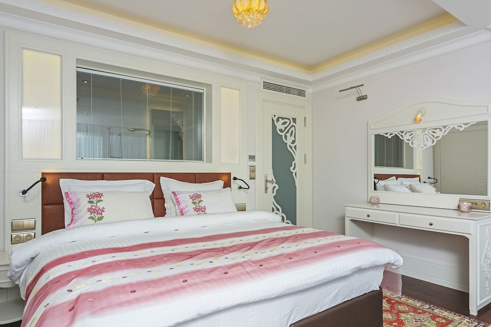 Ada Istanbul 5