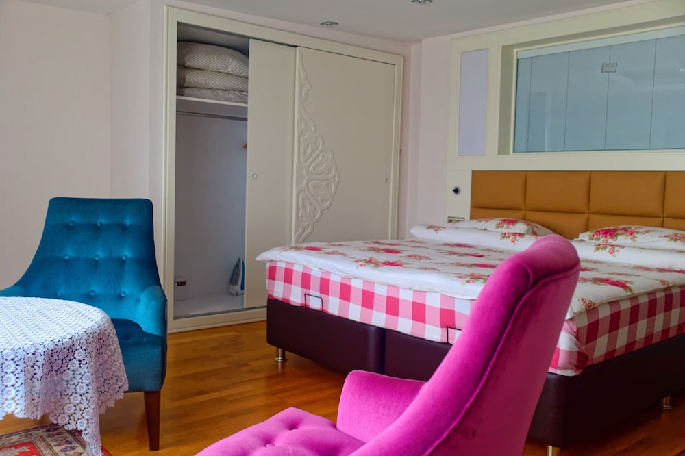 Ada Istanbul 6
