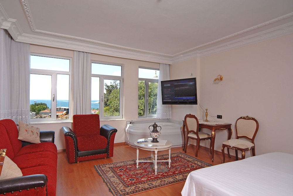 Ada Istanbul 12