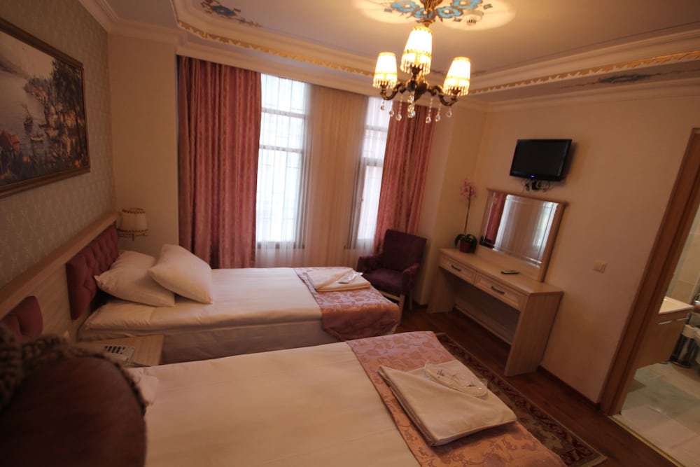 The Sultans Royal 18