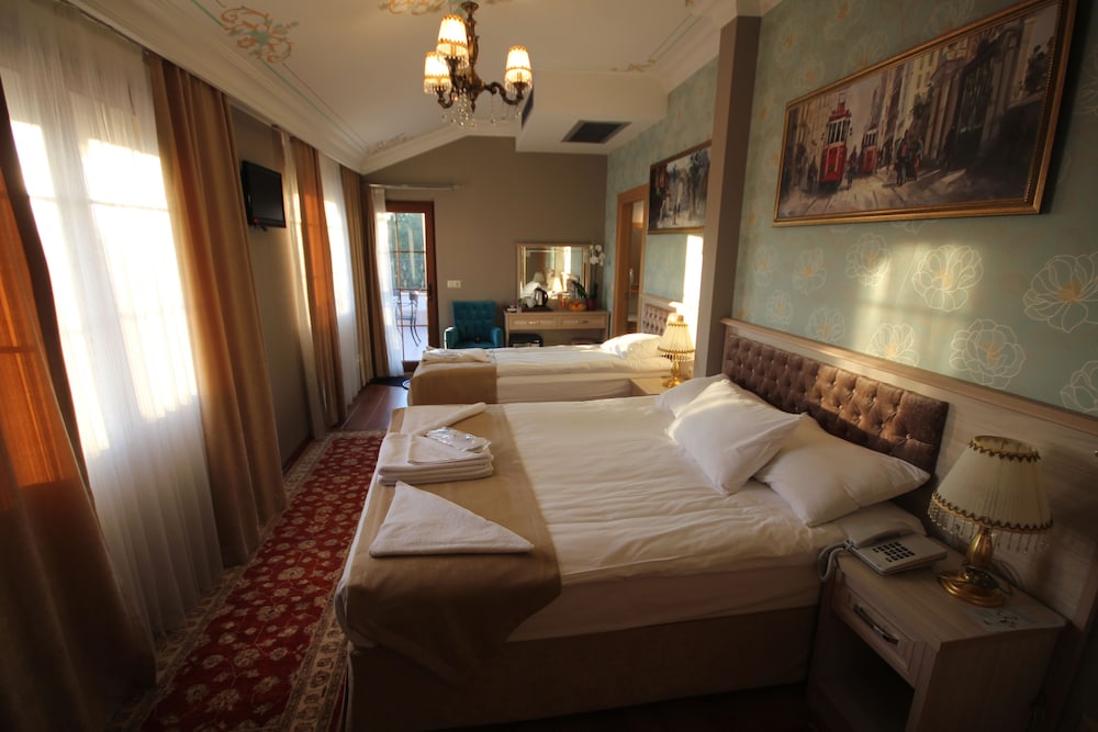 The Sultans Royal 12