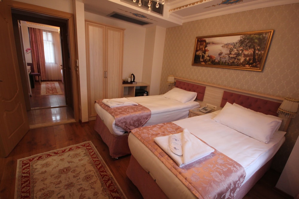 The Sultans Royal 17