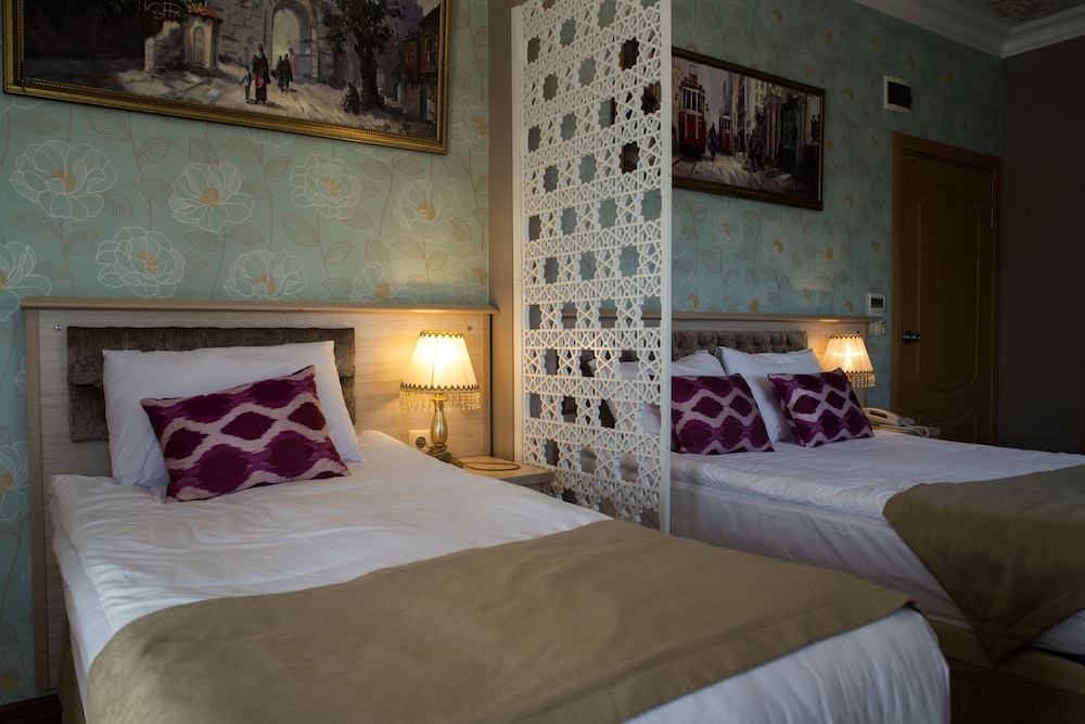 The Sultans Royal 7