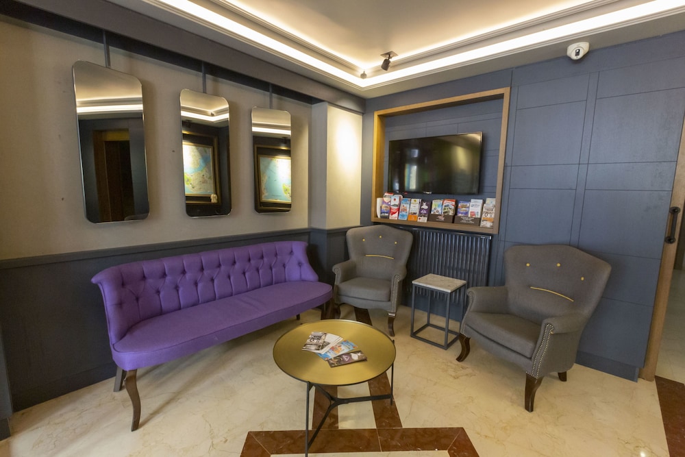 Seraglio Hotel & Suites 7