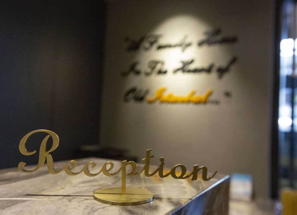 Seraglio Hotel & Suites 9