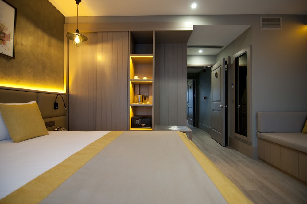 Seraglio Hotel & Suites 17