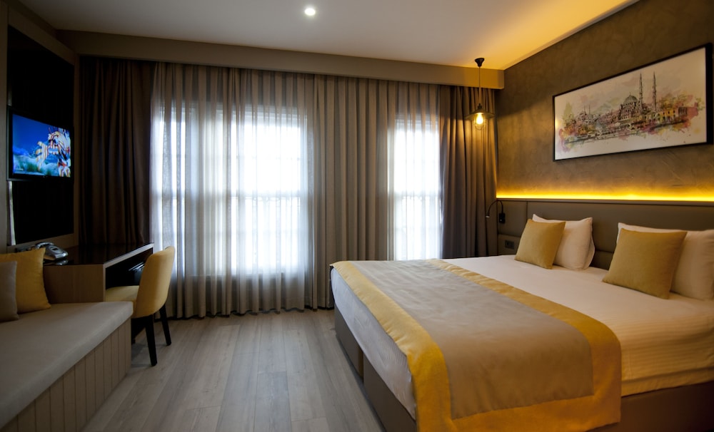 Seraglio Hotel & Suites 10