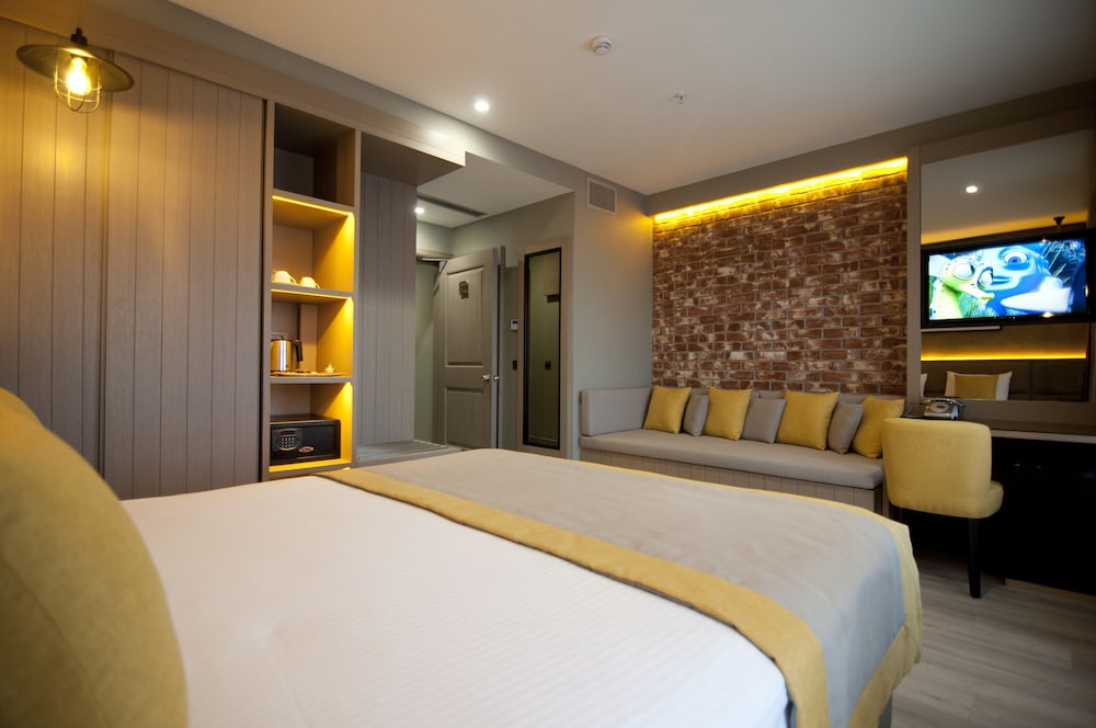 Seraglio Hotel & Suites 16