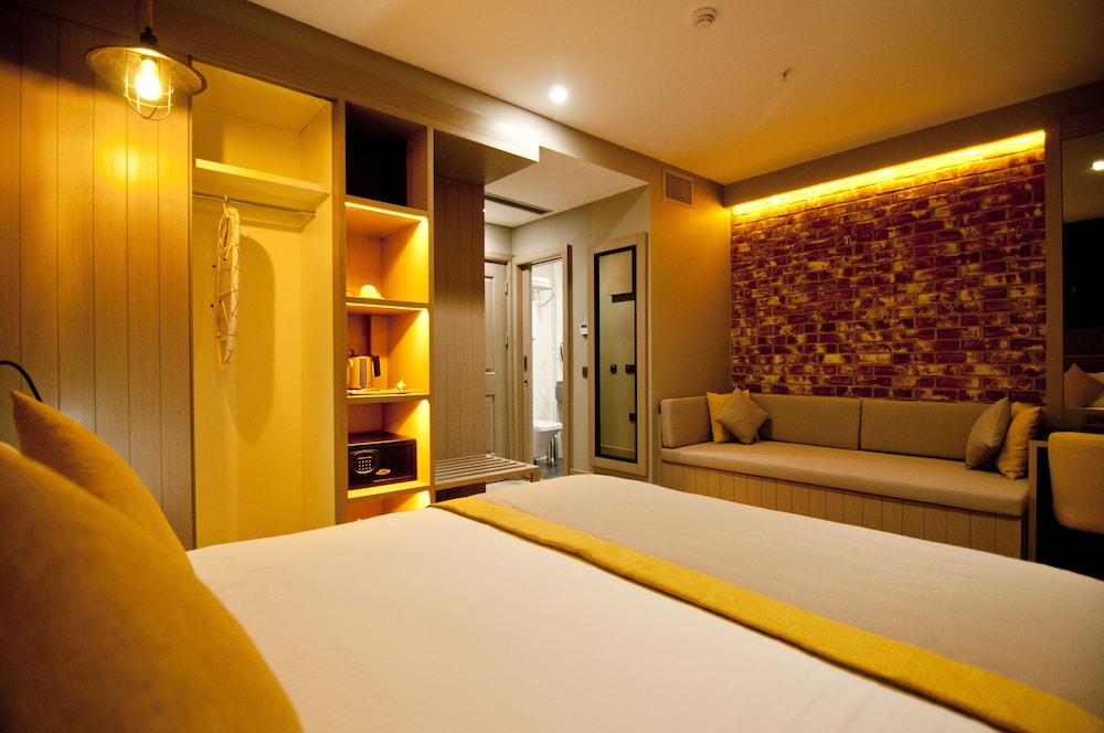Seraglio Hotel & Suites 18