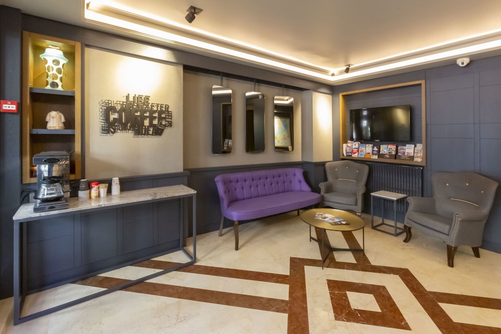 Seraglio Hotel & Suites 5