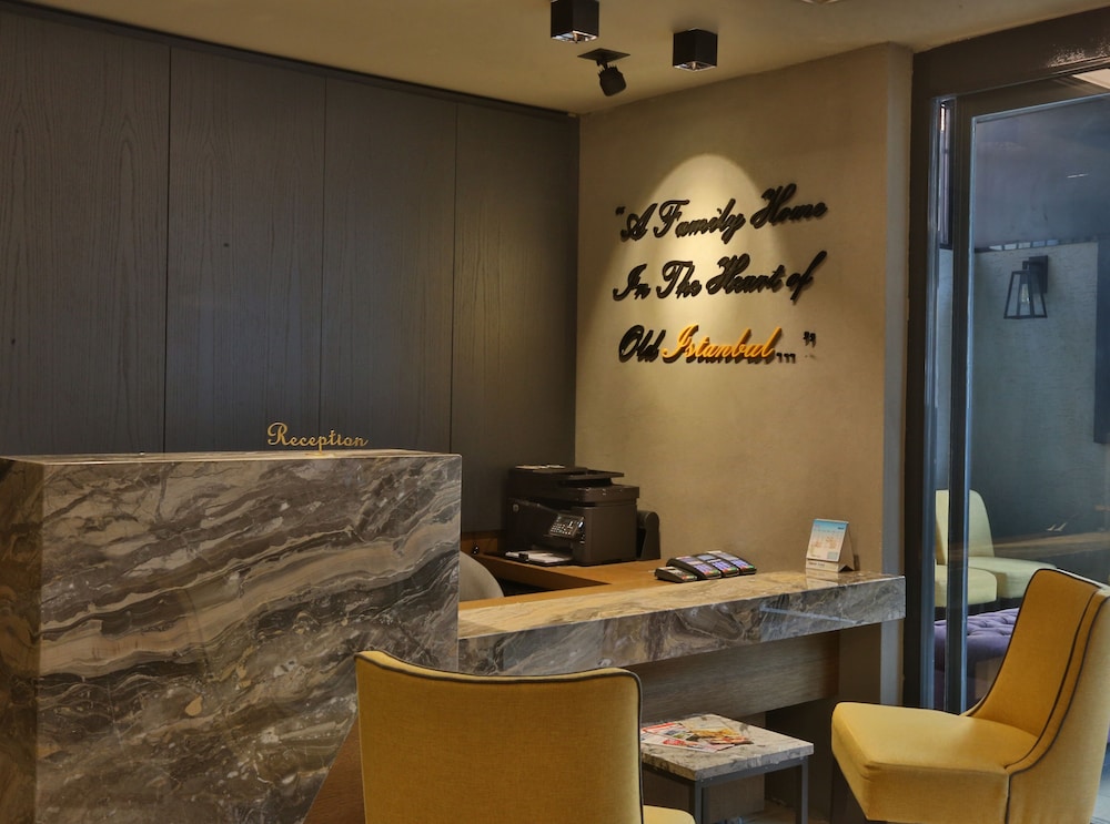 Seraglio Hotel & Suites 8