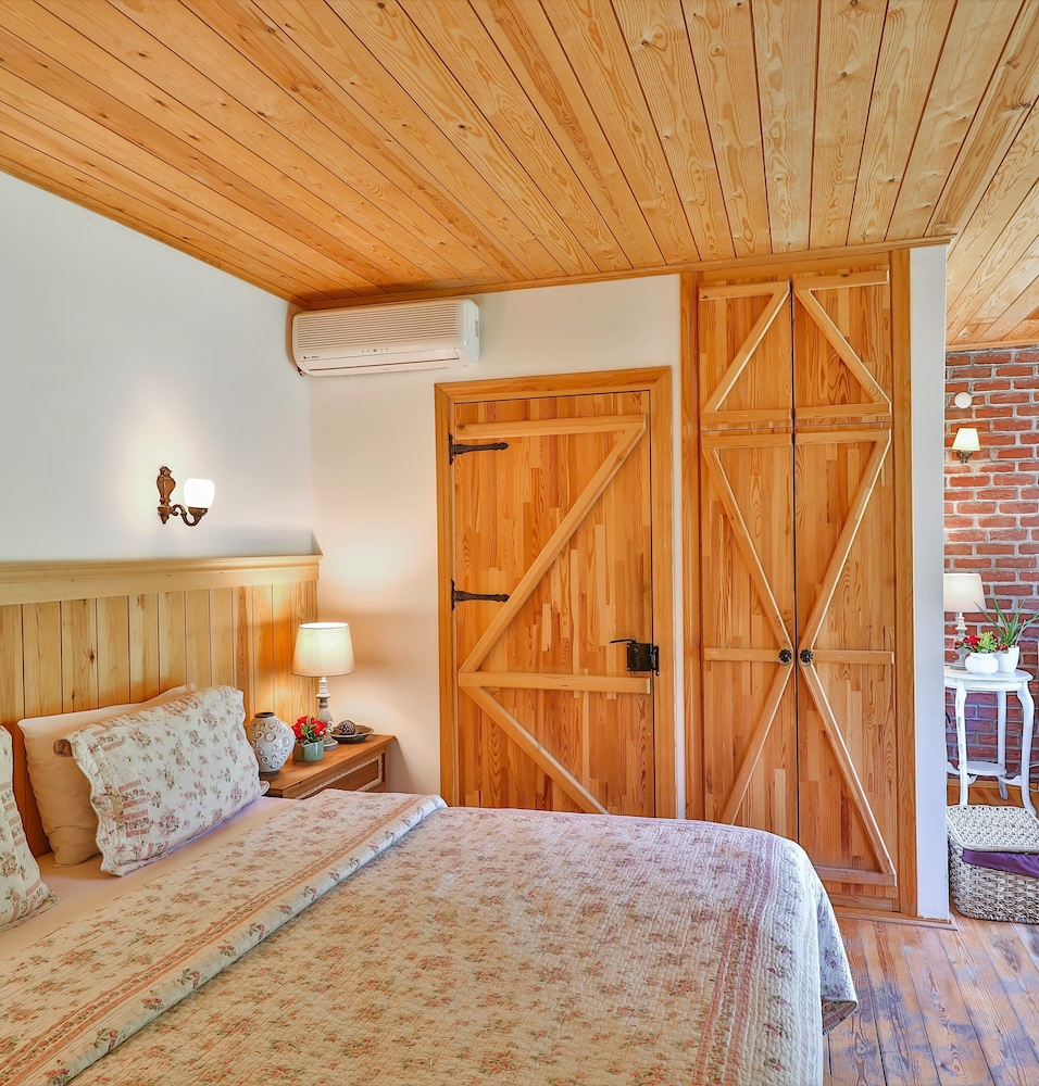 Tranquilla River Lodge 13