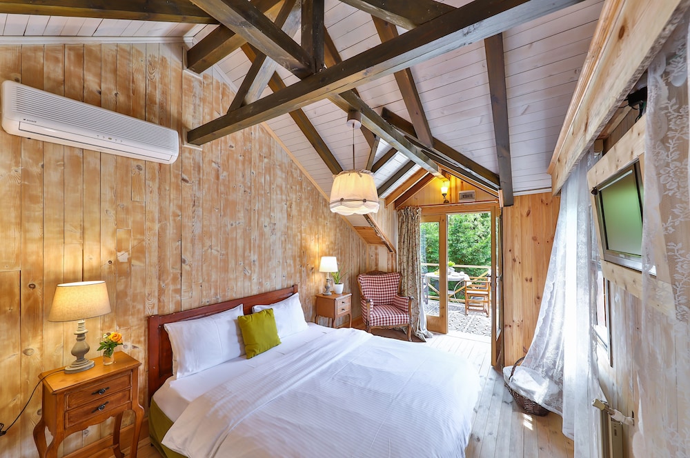 Tranquilla River Lodge 17