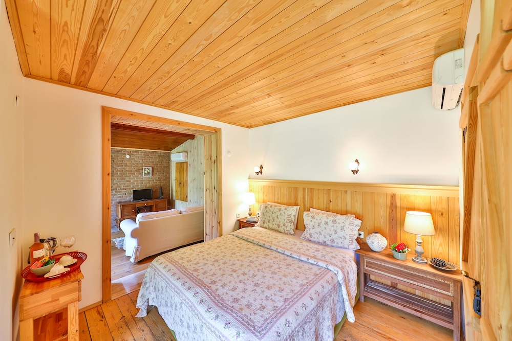 Tranquilla River Lodge 14