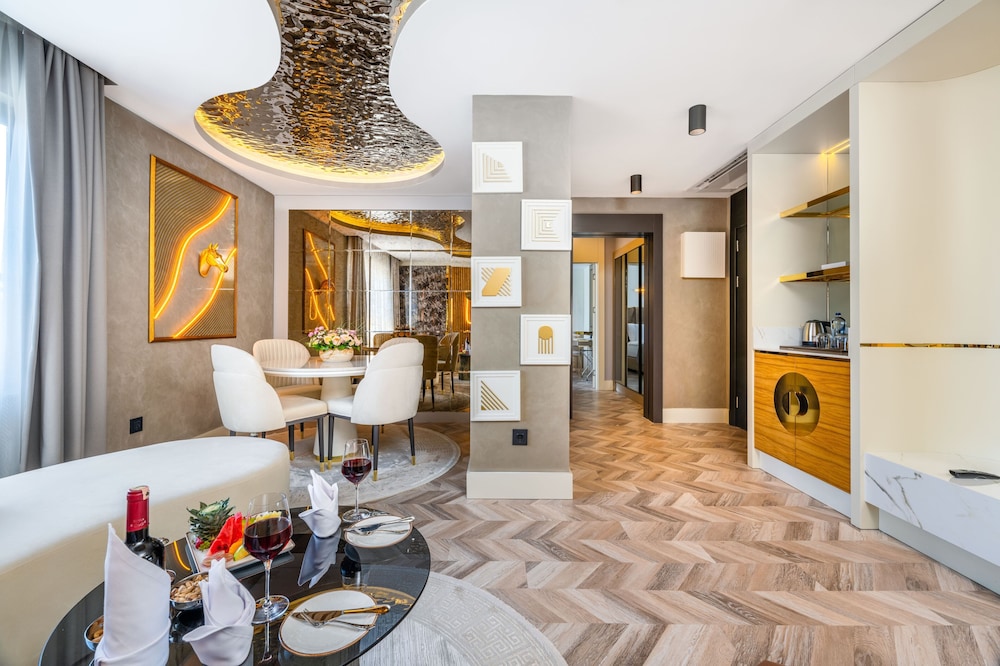 Lexia Hotels 24