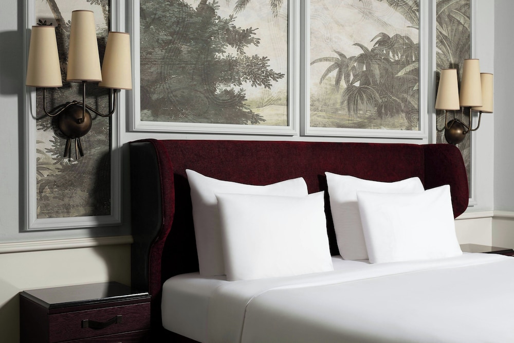 Adahan DeCamondo Pera, Autograph Collection 13