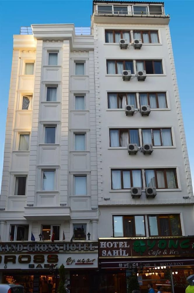 Grand Gross Hotel 1