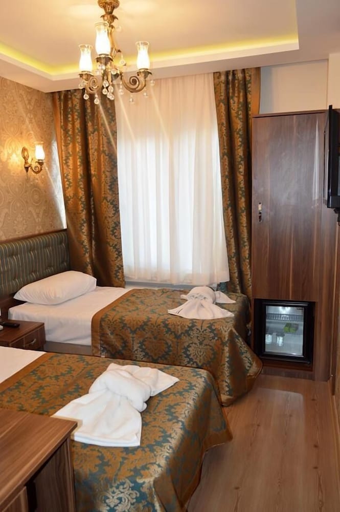 Grand Gross Hotel 13