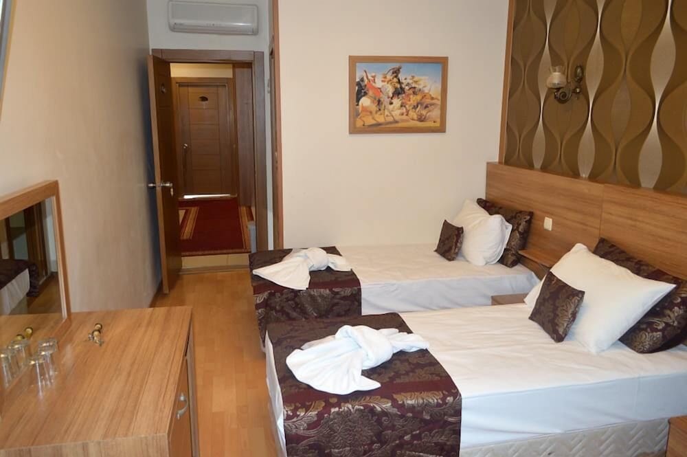 Grand Gross Hotel 8