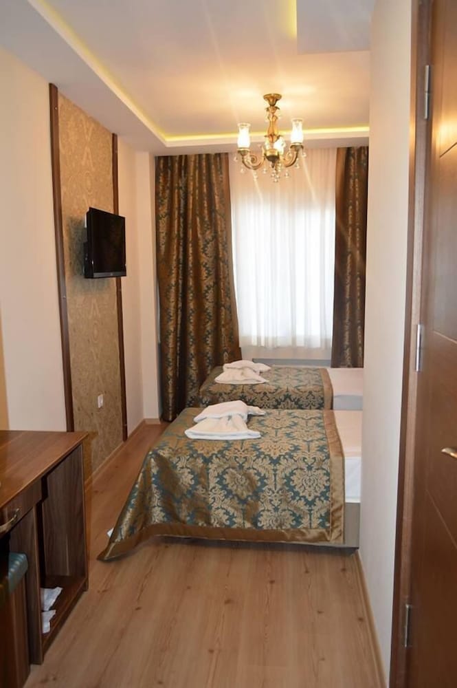 Grand Gross Hotel 9