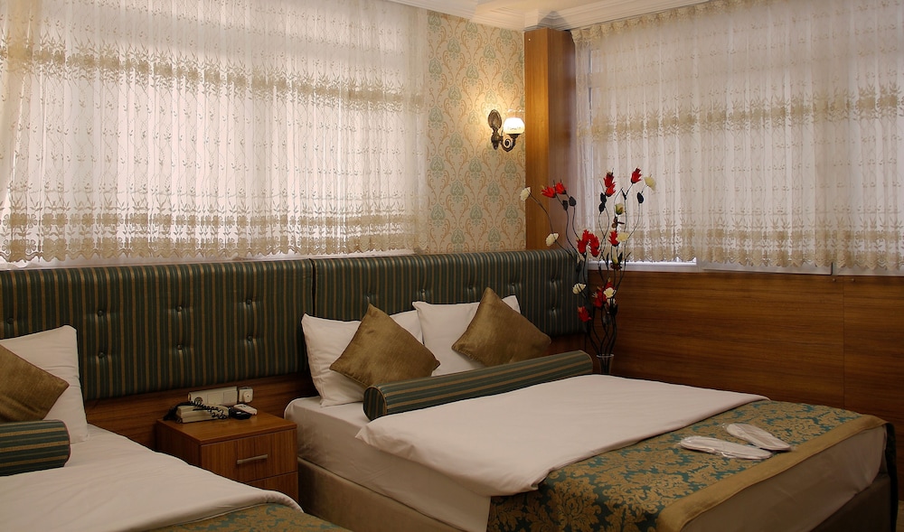 Grand Gross Hotel 14