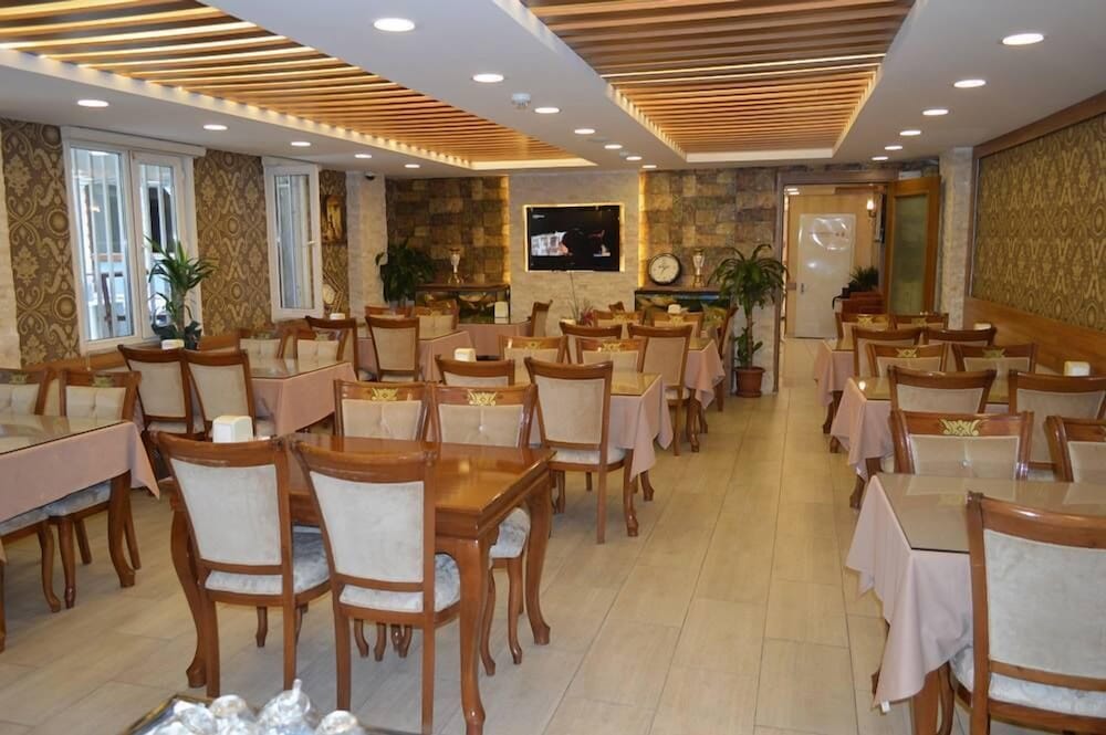 Grand Gross Hotel 17