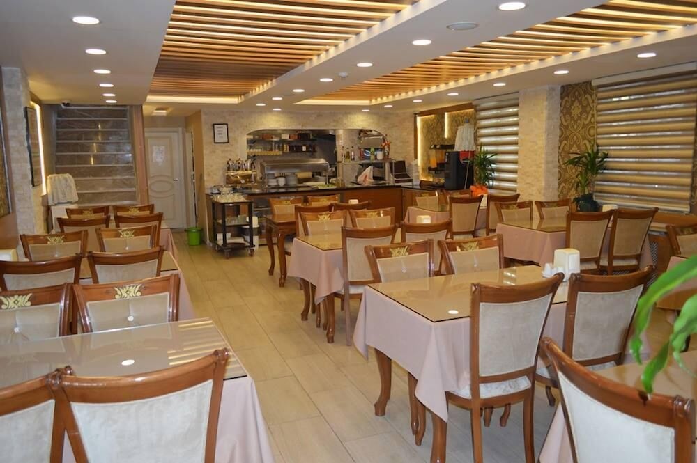 Grand Gross Hotel 18