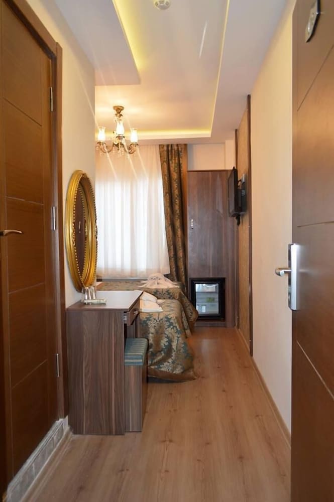 Grand Gross Hotel 11