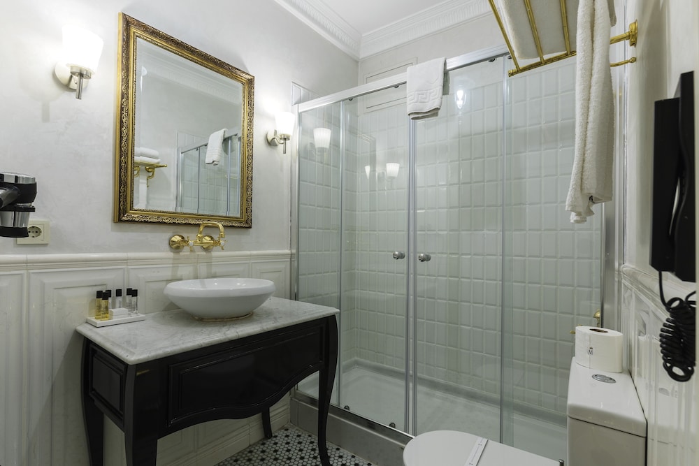 Meroddi Galata Mansion 22