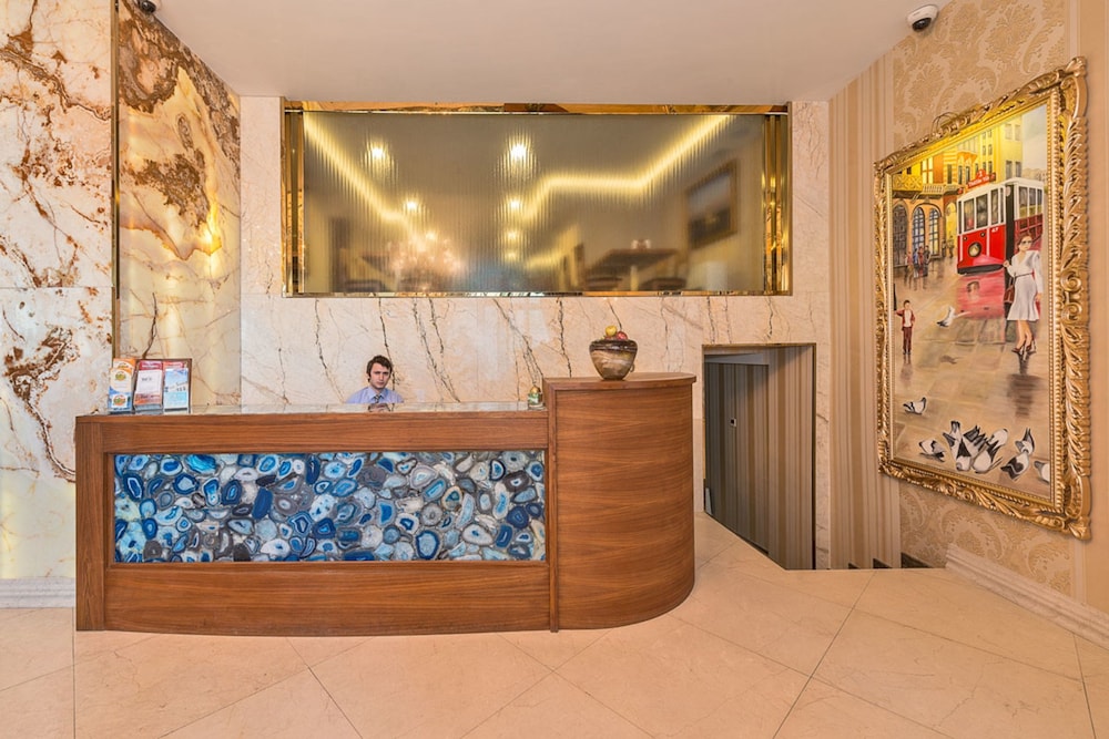 Hotel The Pera Hill 12