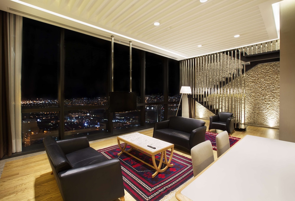 DoubleTree by Hilton Istanbul Avcilar 1