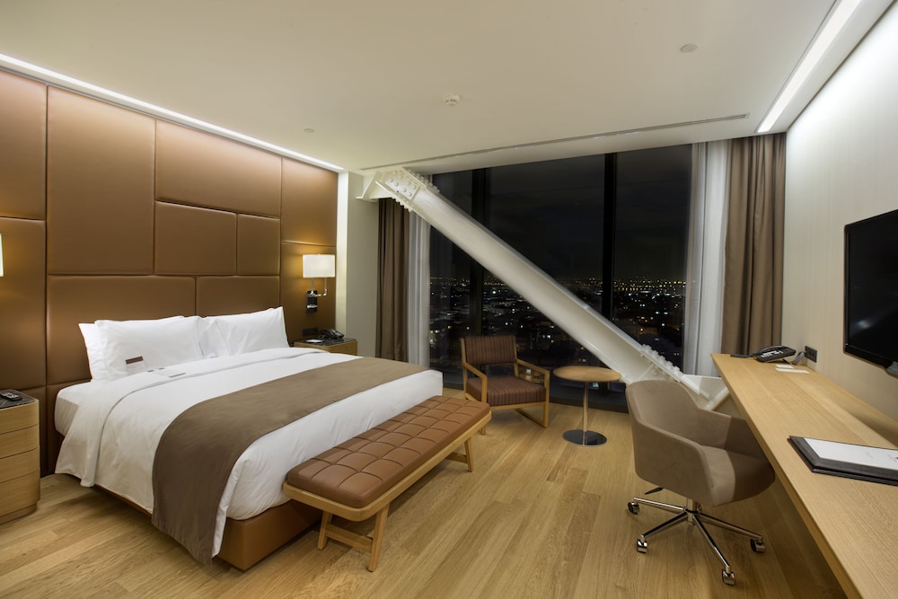 DoubleTree by Hilton Istanbul Avcilar 21