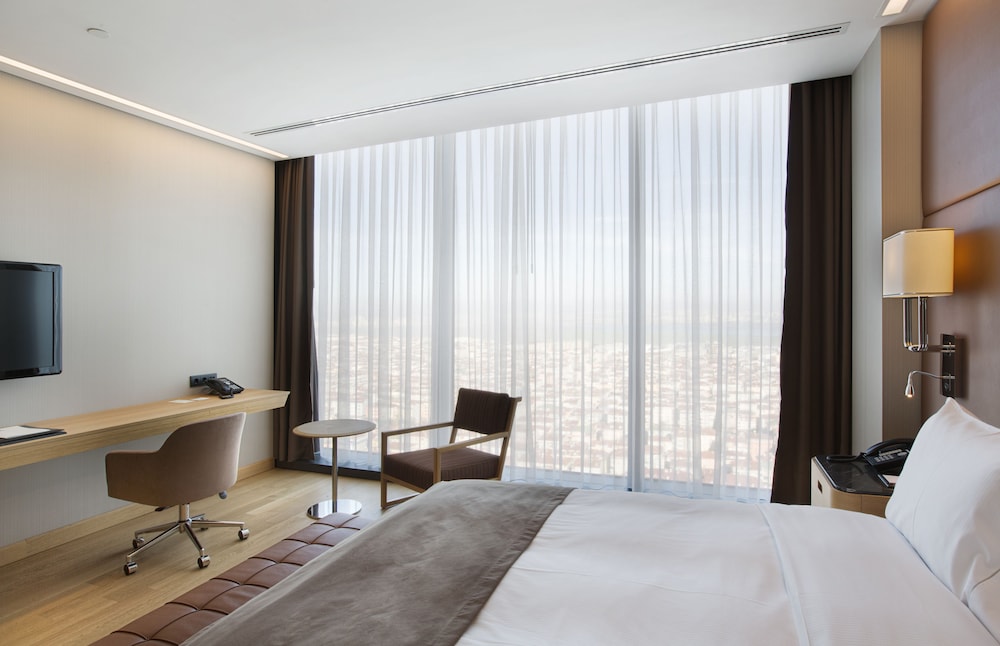 DoubleTree by Hilton Istanbul Avcilar 16