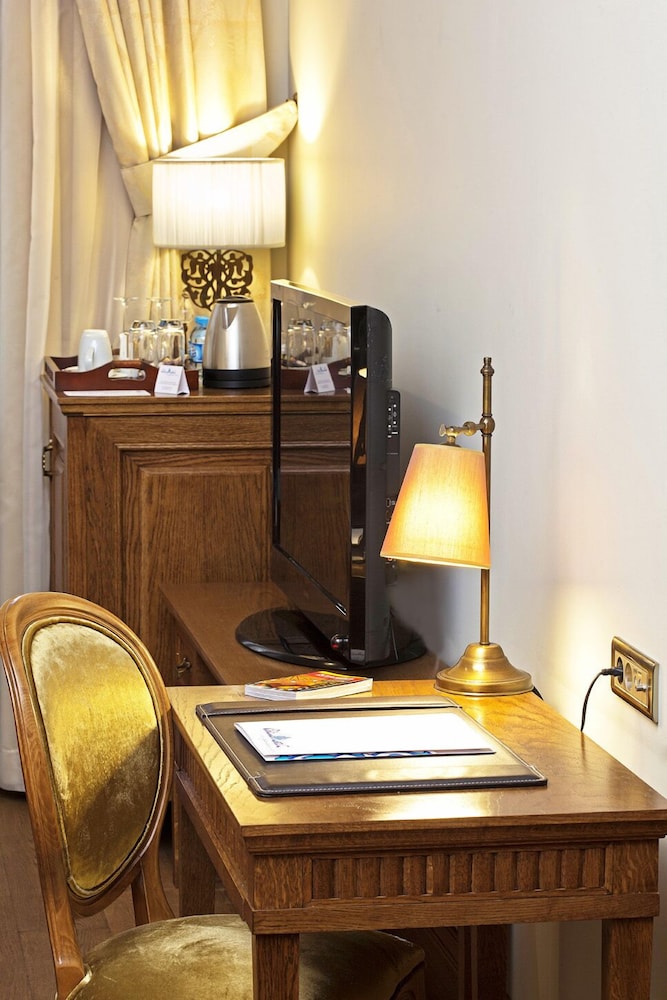 Celine Hotel 14