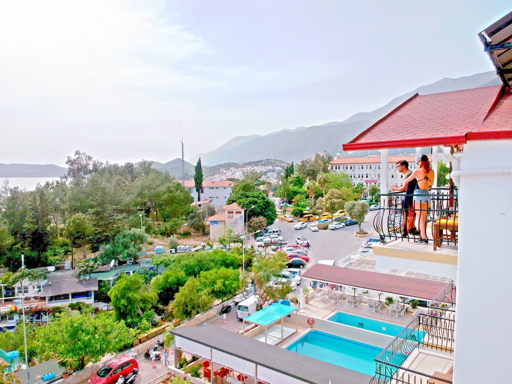 Maki 2 Hotel 24