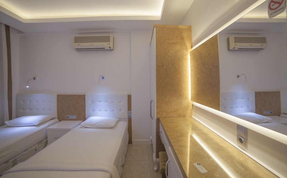 Maki 2 Hotel 8