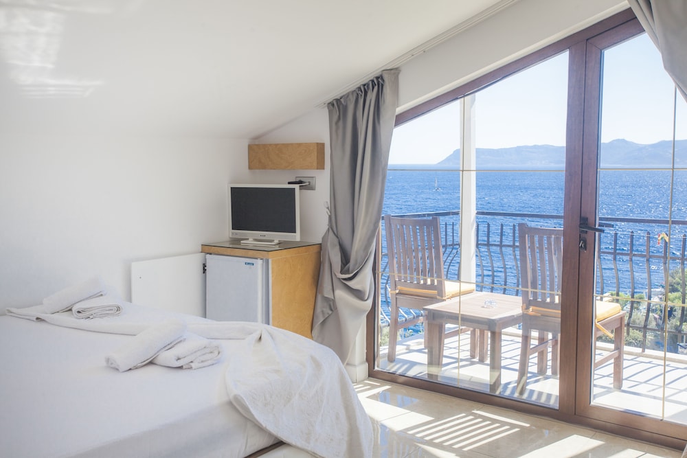 Maki 2 Hotel 22