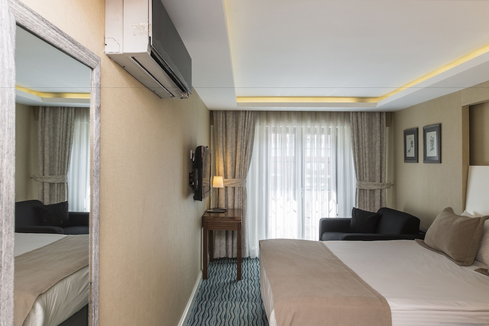 Aston Residence 13