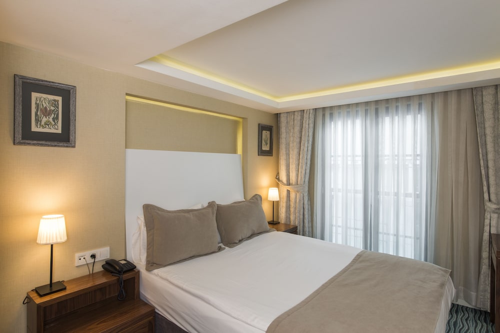 Aston Residence 7
