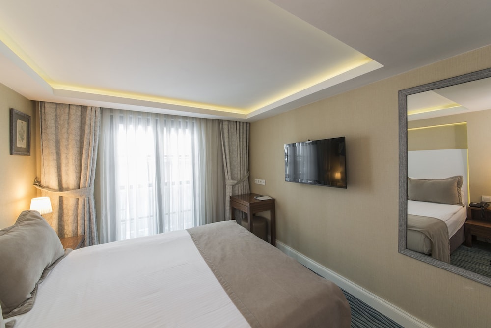 Aston Residence 8