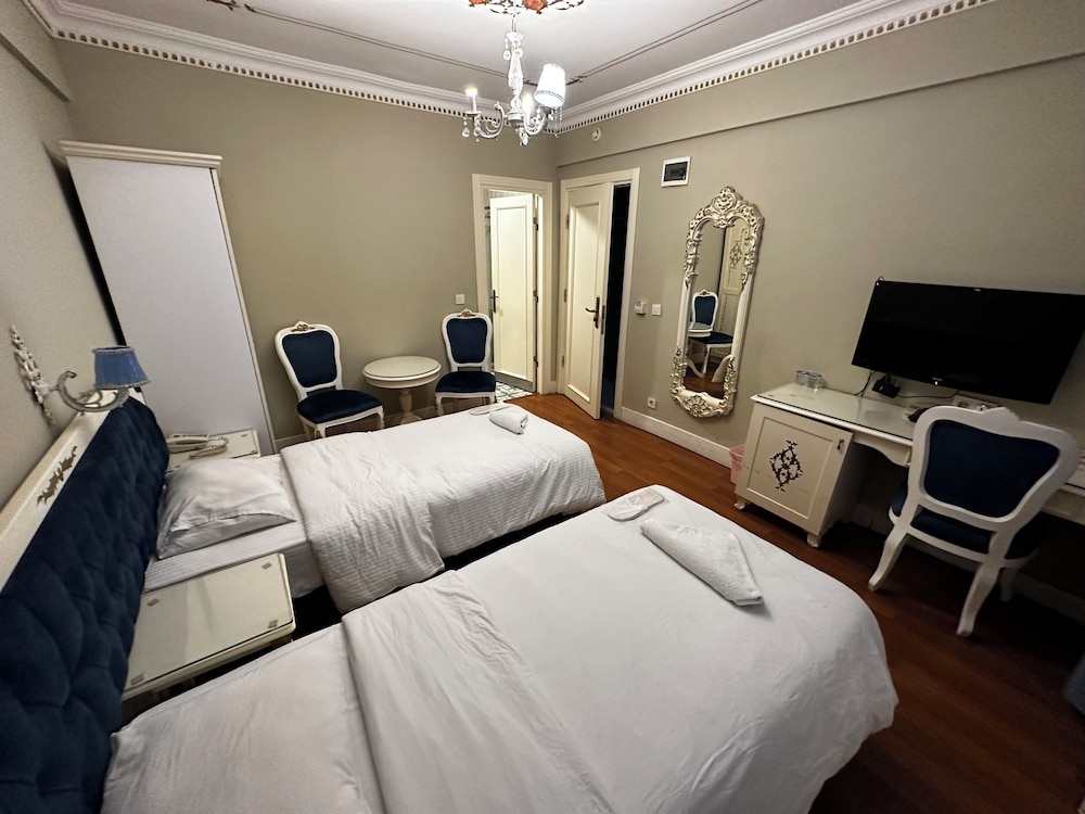 Alyon Hotel Taksim 23