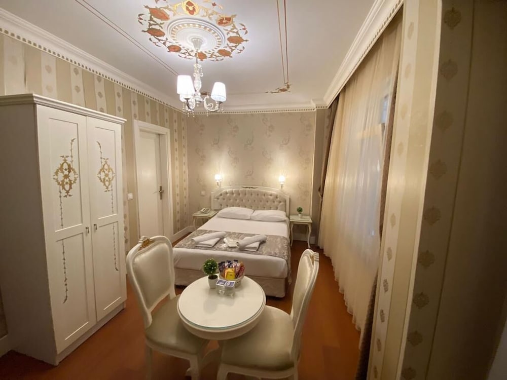 Alyon Hotel Taksim 22