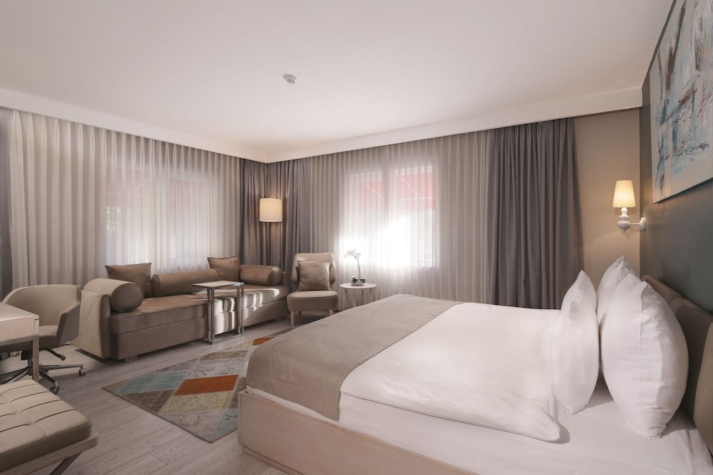 The Gate 30 Suites 11