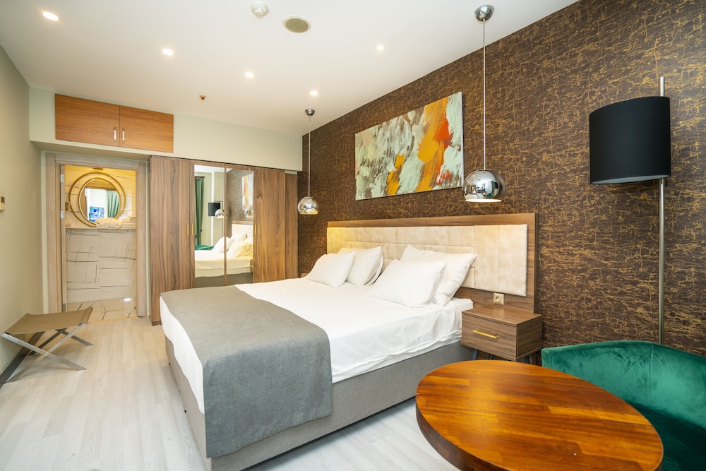 The Gate 30 Suites 14