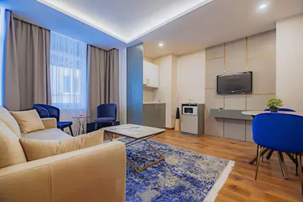 The Milltown Sisli 1